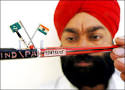 Jaspal Singh Kalsi shows off a - _41574138_cricket_416