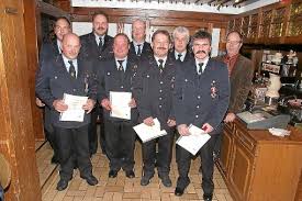 Ehrungen bei der Bergfelder Feuerwehr (von links): Kommandant Timo Harpain, Heiner Kipp, Kreisbrandmeister Mario Rumpf, Reiner Schmid, Uli Niethammer, ...