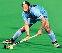 ... if not more praise for having helped Indian hockey qualify for the London Olympics. Man in the middle: India\u0026#39;s Sardar Singh. Pic/Getty Images - sardarfinal