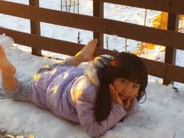 雪　裸足|雪の中で裸足の女性の写真素材・画像素材 Image 37206713