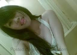 Kenapa Cewek Hobi Foto di Cermin Kamar Mandi