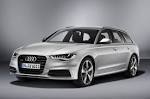 voiture dans un champ