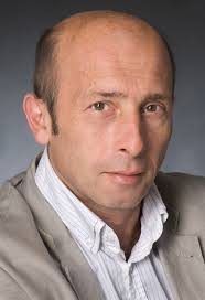 Jean-Philippe Meyer (DOCTOR MEYER – DENTIST). Arash NAJARI (ARASH POUREBRAHIM) - le-double-23