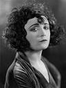 Pola Negri Photo: Pola Negri