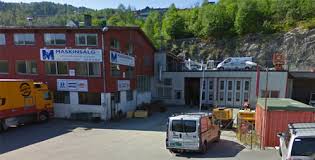 Maskinsalg AS ble startet i 1976 av Bjarte Haukås, Arne Holmefjord og Alfred Storeng. Vi var da forhandlere for Tamroc, Bromwade og Geita. - hus