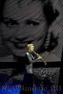 Елена Шеремет играет печальную