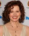 http://www.celebrityring.info/images/pictures/Geena-Davis-1.jpg
