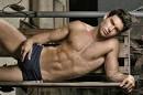 http://shechive.files.wordpress.com/2011/04/eye-candy-bernardo-velasco-19.jpg%3Fw%3D500%26h%3D332