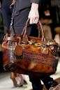 http://www.modakulvar.com/sonuc/gucci-2011-bags-collection/gucci-2011-bags-collection_08.jpg