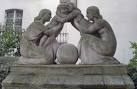 a Family or Soccer Moms - via Daymix