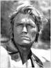 Rolle: Wade Brown. Chuck Connors. Rolle: Reynolds