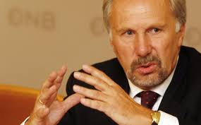 Schuldenkrise in Europa Österreichs Notenbankchef Ewald Nowotny Bild vergrößern - ewald-nowotny