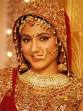 But the weight of the scene fell on Hina Khan, literally. - 9C7_Hina-Khan-Dress