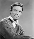 http://images2.fanpop.com/image/photos/13900000/Richard-Chamberlain-richard-chamberlain-13903141-483-555.jpg