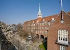 Elizabeth II Court, Upper High - via Daymix