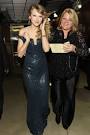 Taylor Swift and Andrea Swift Photos - 52nd Annual GRAMMY Awards ...