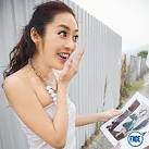 佢係我張床度一字馬咁瞓係度,