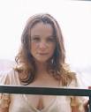 http://i2.listal.com/image/1392126/600full-emily-watson.jpg