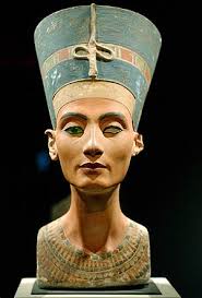 busto-nefertiti Egipto exige oficialmente la devolución del busto de Nefertiti, la joya de la corona del Nuevo Museo de Berlín, según comunicó hoy en El ... - busto-nefertiti