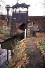 to stop water flow and to protect the Stratford Canal from any loss in - via Daymix