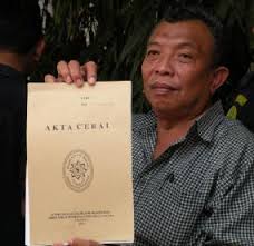 Paket Mencurigakan di Pengadilan Agama Jakut Berisi Buku Cerai foto - akta