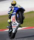 http://1.bp.blogspot.com/_gS-78xfNBqY/TTa38oSr9TI/AAAAAAAAABE/uM9tcvgc2uo/s1600/Valentino_Rossi_Yamaha_Sepang_ac2pz.jpg