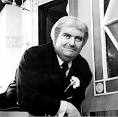 http://2.bp.blogspot.com/_348hO-Uj_qU/R5dUQgUmwlI/AAAAAAAAAZw/bvcAxhc6SvQ/s320/CaptainKangaroo.jpg