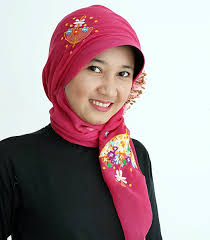 Cara Berhijab Untuk Wajah Bulat - Arofah.com - Arofah.com