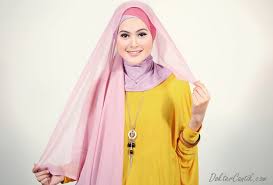 JILBAB :: Cara Memakai Jilbab Segi Empat Untuk Wajah Bulat