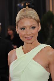 Kelly Ripa Busy mom of three and TV star Kelly Ripa has never looked better. The petite 42-year-old is watched by millions of viewers every morning on her ... - Kelly-Ripa