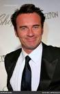 http://www.exposay.com/celebrity-photos/julian-mcmahon-13th-annual-elton-john-aids-foundation-in-style-oscar-party-1a0G7z.jpg