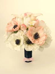 help with color scheme, flowers for evening wedding :  wedding color scheme flowers bridesmaids dresses Images?q=tbn:ANd9GcROo5MppFlgQo6IrdY507RJ9Pa  Cjq1XwiAi5LVwzS2YCOLB 81A JkBej