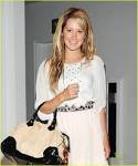 Ashley Tisdale Rocks Rolled-Up Shorts | ashley tisdale rolled up ...