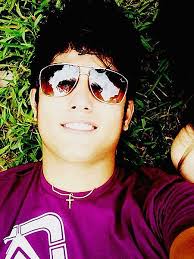 NICOLAS TEIXEIRA; 24/10/09 19:28 Tweet - 19927251