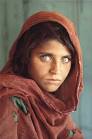 The Young Afghan Girl by Steve McCurry - green-eye-afghan-girl-national-geographic