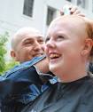 BUZZING ALONG: April Bliss gets her head shaved by Hairdresser Georgie Love ... - 6600432