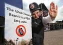 PDA phones no longer a good ride: ALTON TOWERS ban PDAs » Phone ...