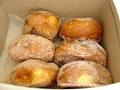 Ono Kine Grindz: Leonard's Bakery