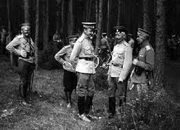 Маннергейм и памятник ему в Санкт-Петербурге