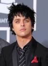 Hoje, dia 17 de Fevereiro de 2010, Billie Joe Armstrong completa 38 anos! - images?q=tbn:ANd9GcR_kgOdPm7r5ERcr7dbqTgyc_kXOxi_6aZBRCoO-ttcowSWANa2icO0eQs