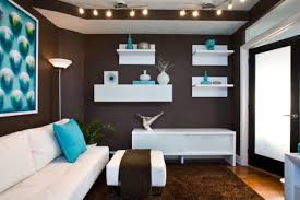 Decorate with small turquoise accessories for a big kick in your decor