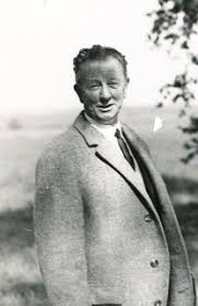 In 1933 he completed his Ph D thesis about house types in Oceania. Georg Thilenius, Paul Hambruch and Otto Dempwolff were major influences for him.