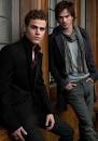 VAMPIRE DIARIES: Book vs. Show DEATHMATCH!
