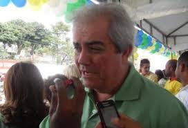 Além disso, o TCU aplicou multa de R$ 54,3 mil e condenou Eduardo Alencar (PSD) a devolver R$ 1,7 milhão aos cofres públicos. O ministro José Múcio Monteiro ... - eduardo_alencar