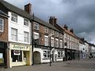 Street began life as the towns very first coaching inn and dates back to - via Daymix