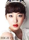 f(x)'s Sulli gets dolled up in