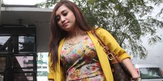 Fathanah Rela Sefti Lepas Jilbab untuk Cari Nafkah dan Beli Susu ...