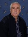 Εργάζεται σαν δάσκαλος στο
