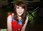 http://www.hotfreckles.net/high_res/kate_nash_freckles_17.jpg