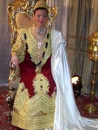 لباس تقليدي الجزائري Images?q=tbn:ANd9GcRqlynAz-mznElTk7IKou_nbRyrSj7TiFDhMidAIhGUTPiJBQHetw